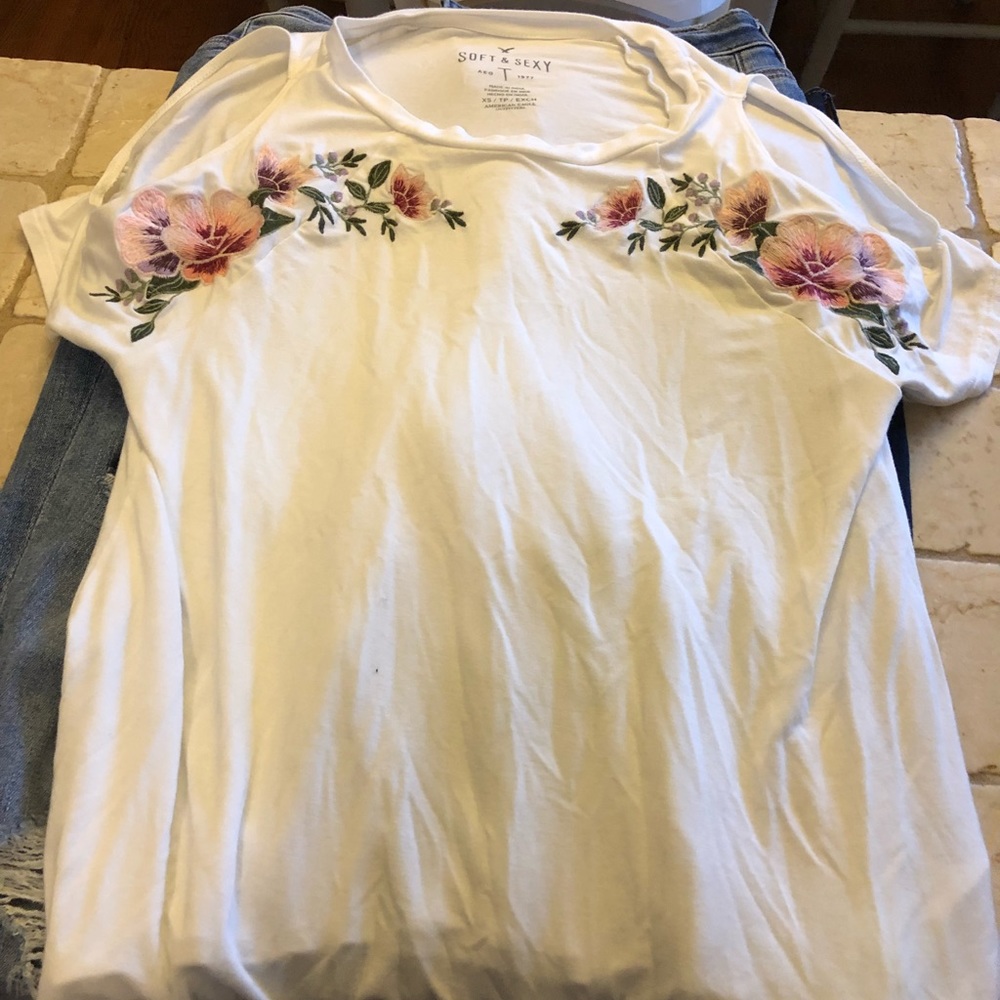 American eagle jean size 2/4 .ae shirt can